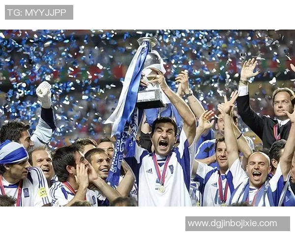 年度足球盛典揭晓最杰出球员荣耀榜单与精彩瞬间回顾